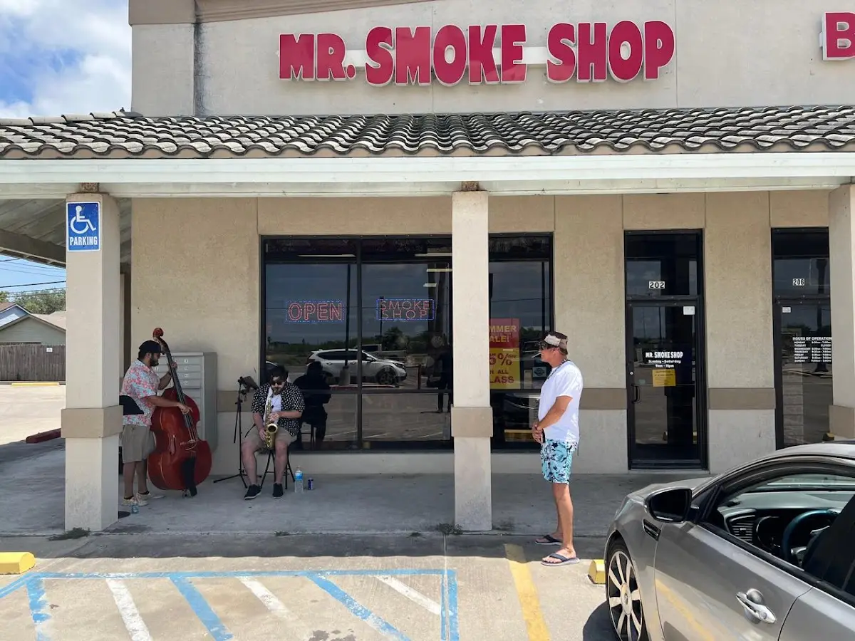 Image of Mr Smoke shop Saratoga | Vape | CBD | Disposables | Hookah | Delta 8 | Kratom | Delta 9 | Elf Bar | Esco Bars | delta 10