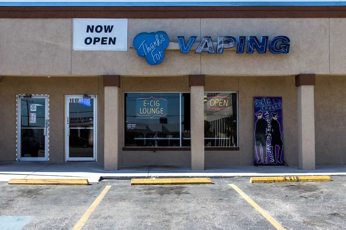 Photo of the storefront of Thanks For Vaping, a top Vuse Pods retailer in San Antonio
